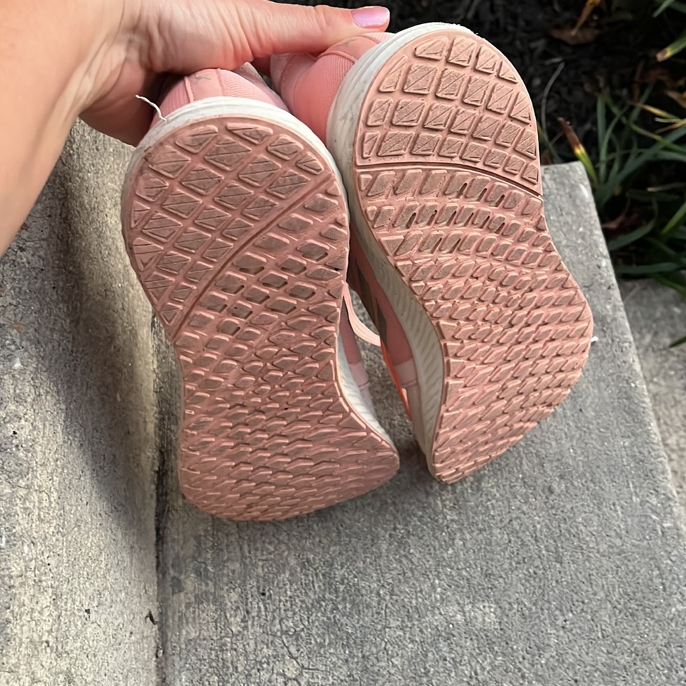 Women’s Adidas - Picture 5 of 5